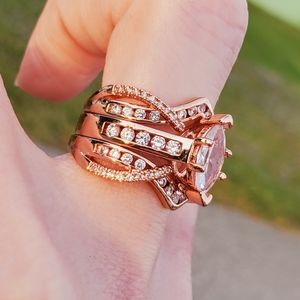 🆕️18K Rose Gold Marquise Cut White Sapphire Ring